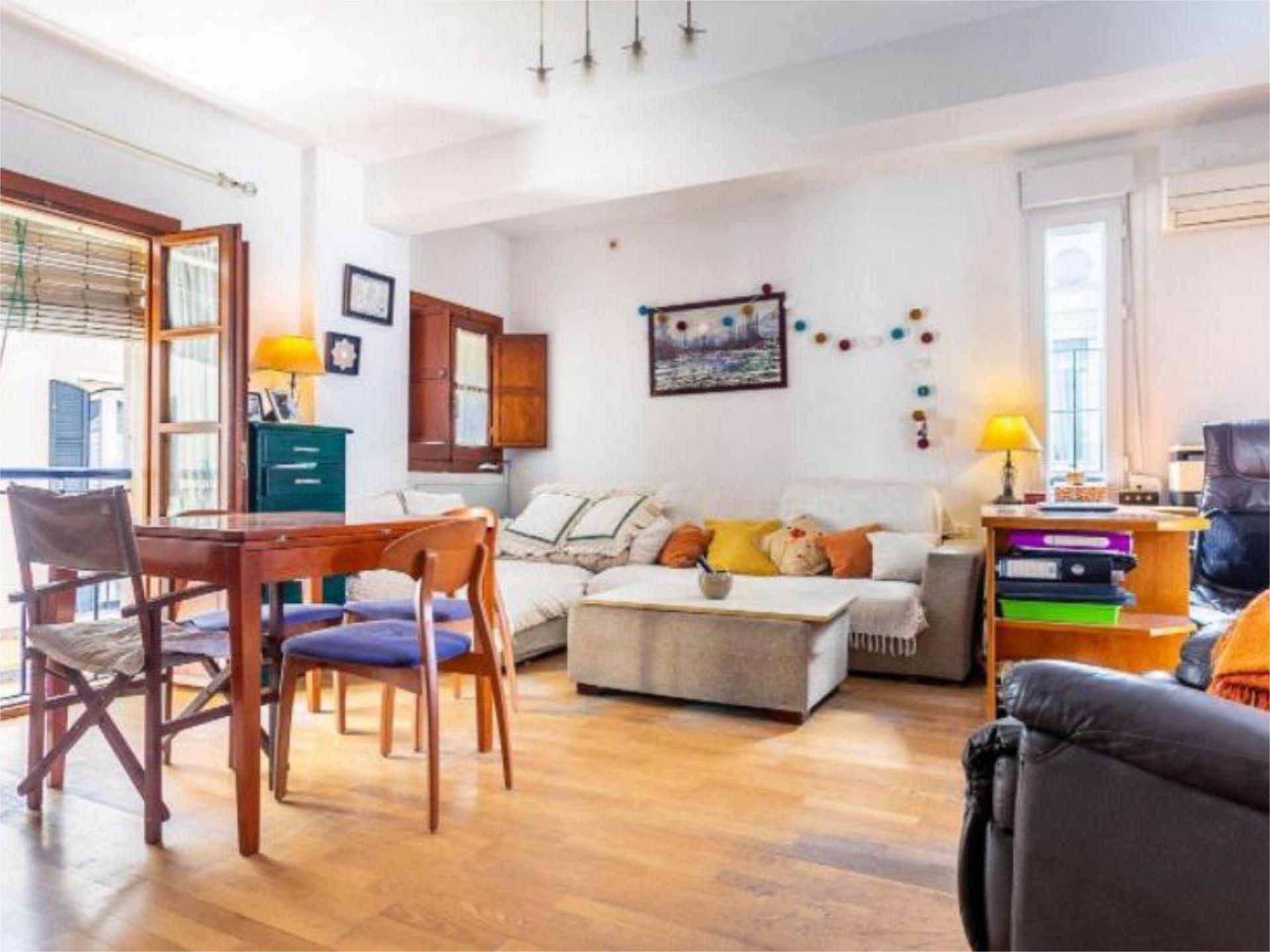 Sala d'estar de Apartament de lloguer en  Sevilla Capital amb Aire condicionat, Calefacció i Parquet