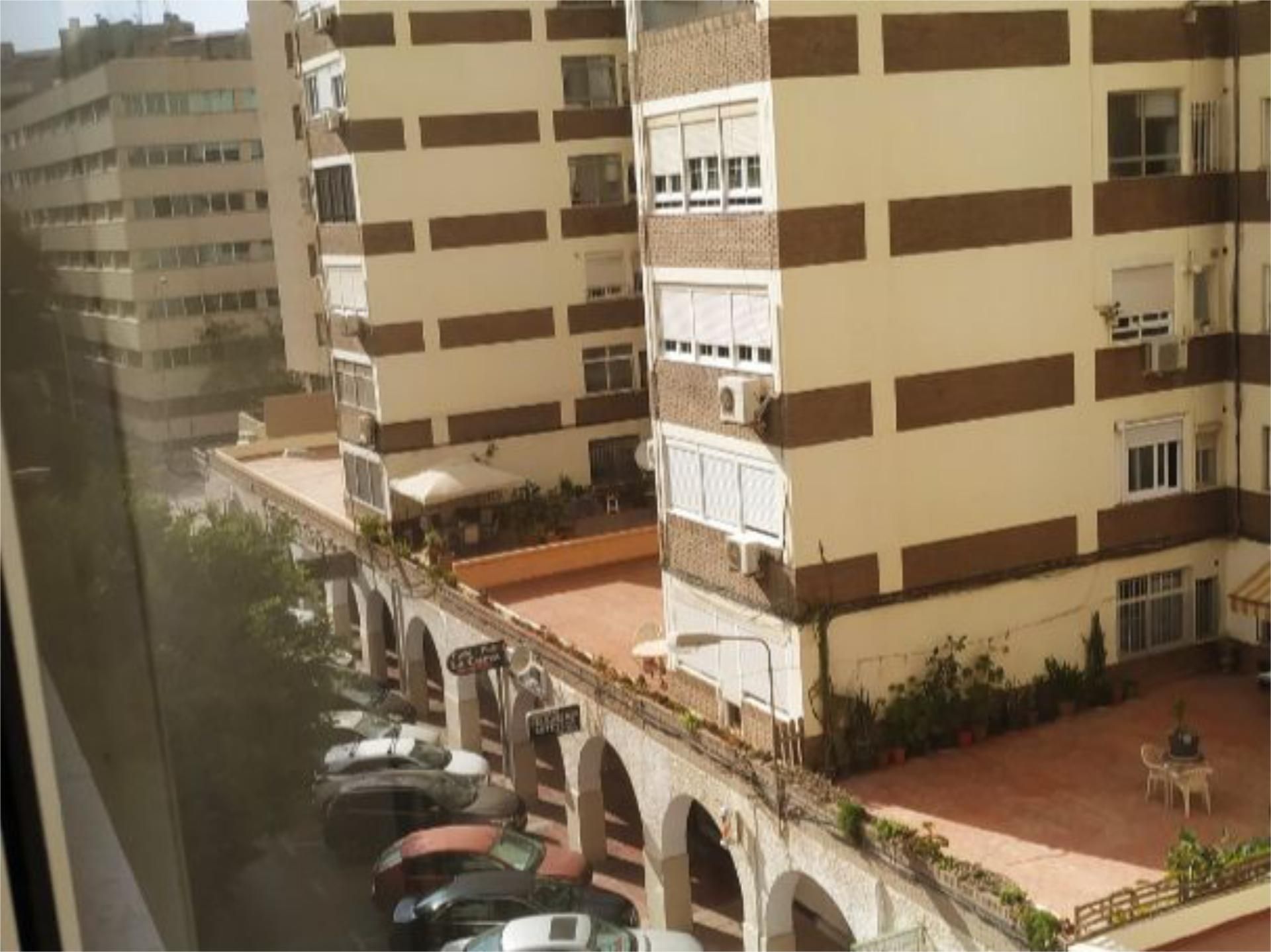 Vista exterior de Piso de alquiler en  Almería Capital con Aire acondicionado, Calefacción y Terraza