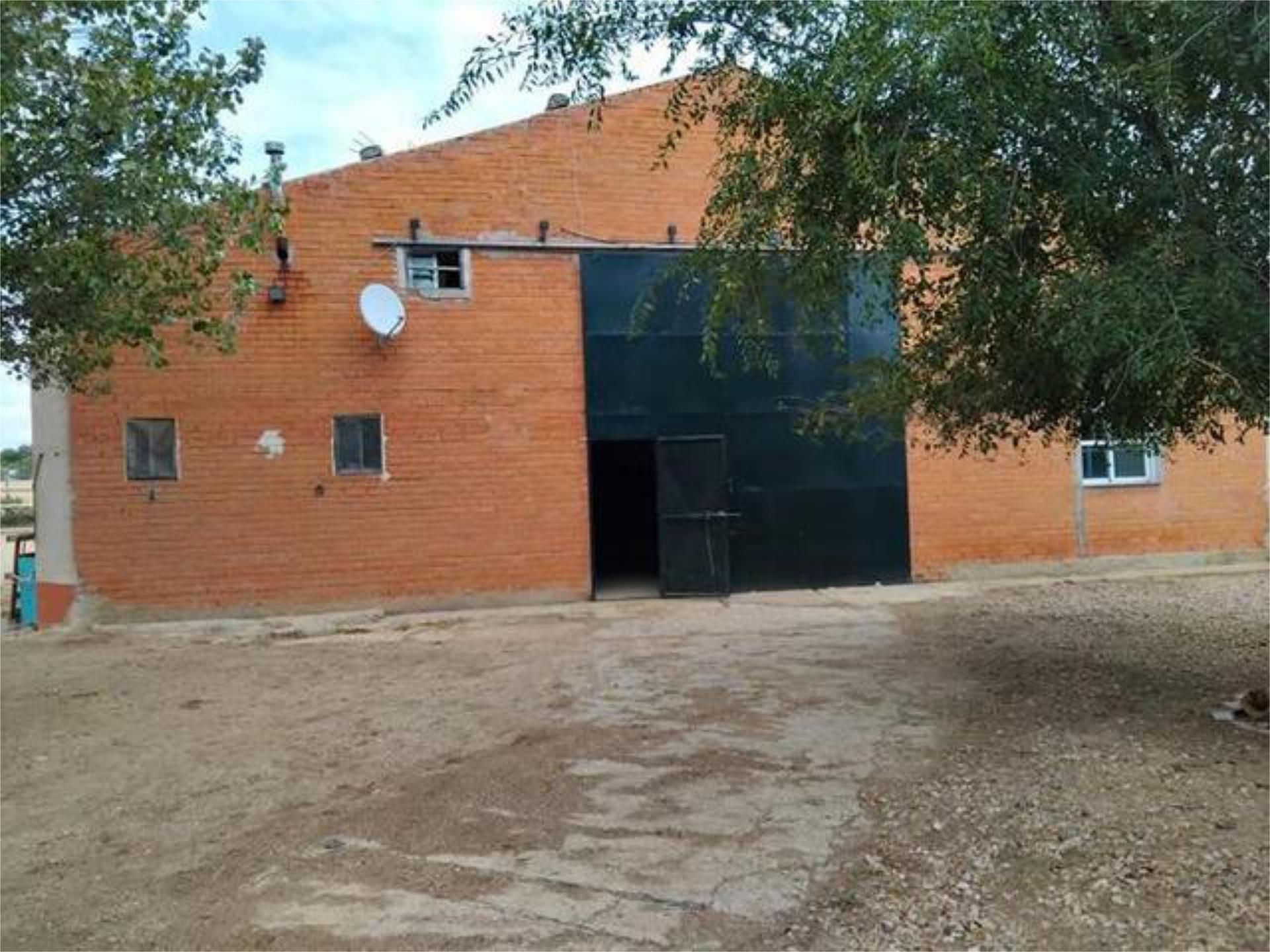 Exterior view of Industrial buildings to rent in  Madrid Capital