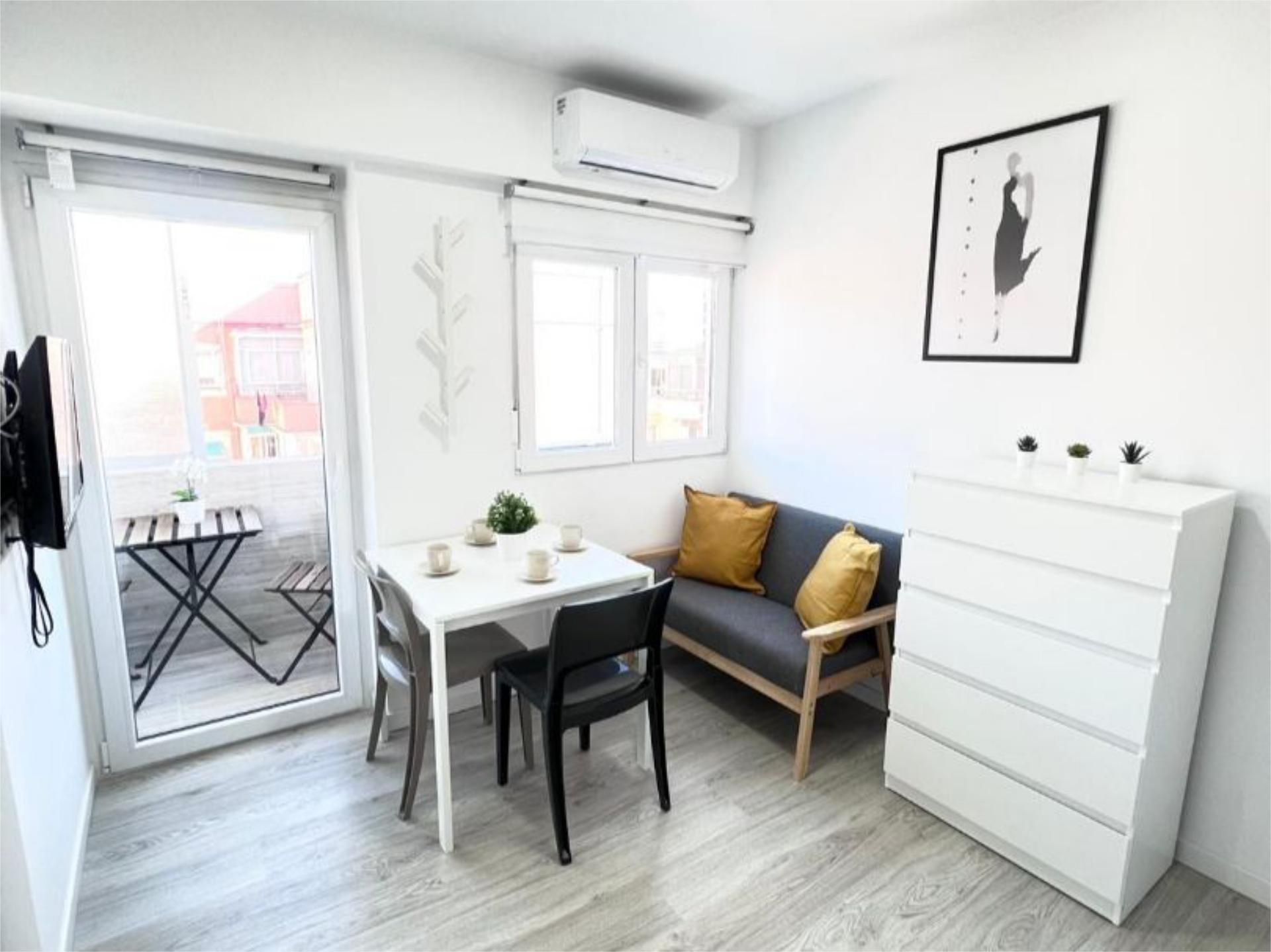 Bedroom of Flat to rent in  Madrid Capital  with Air Conditioner, Heating and Terrace