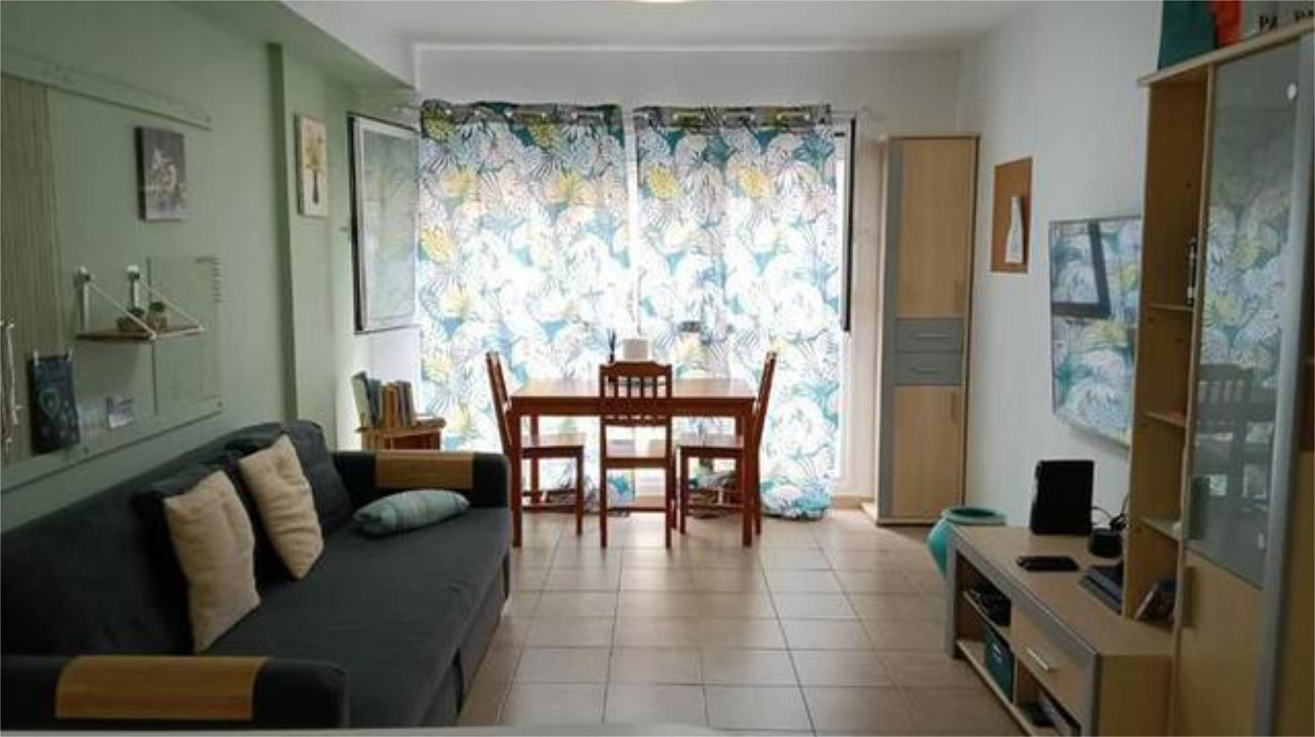 Sala d'estar de Pis de lloguer en Granadilla de Abona amb Moblat