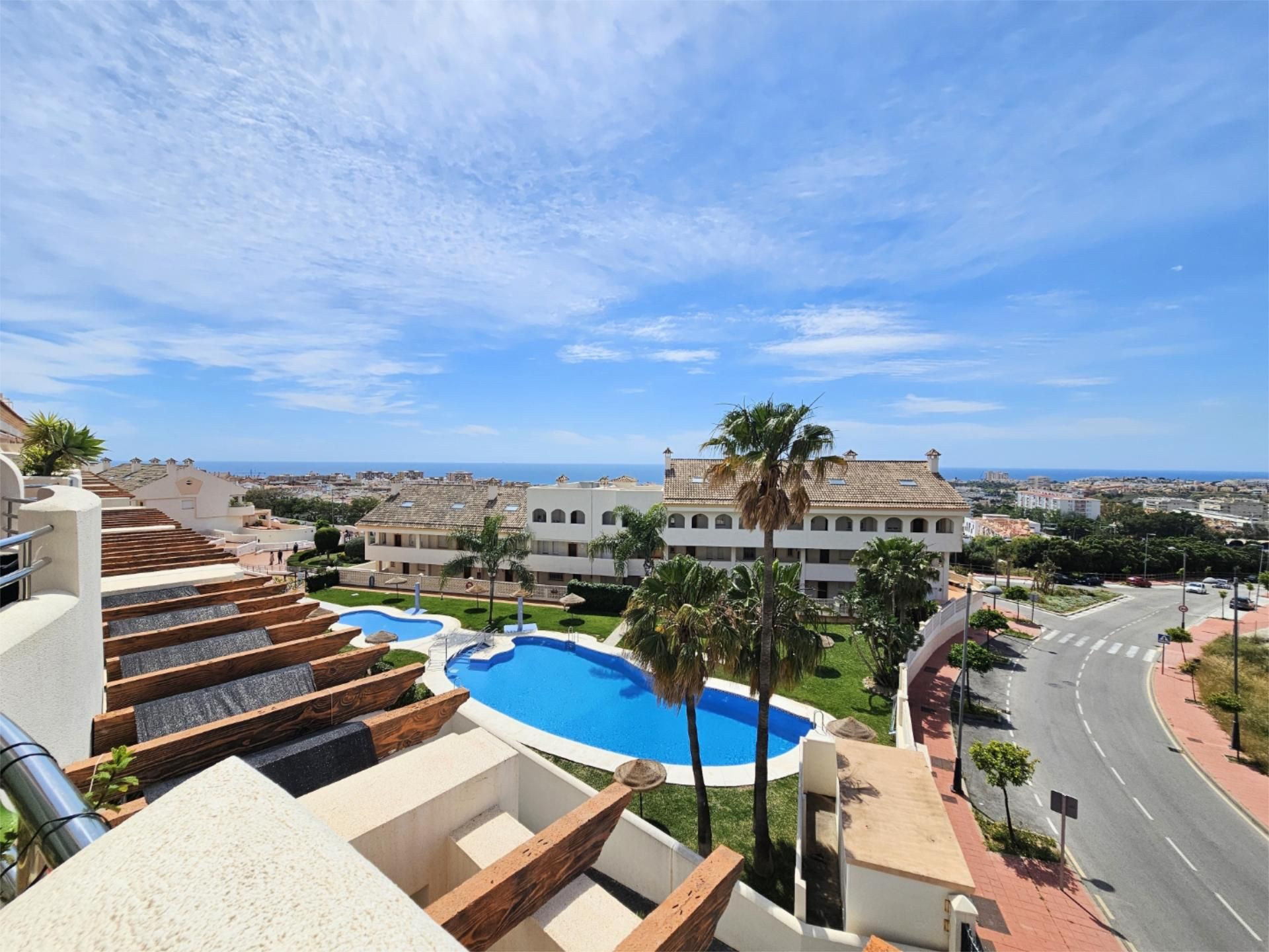 Vista exterior de Pis en venda en Benalmádena amb Aire condicionat i Terrassa