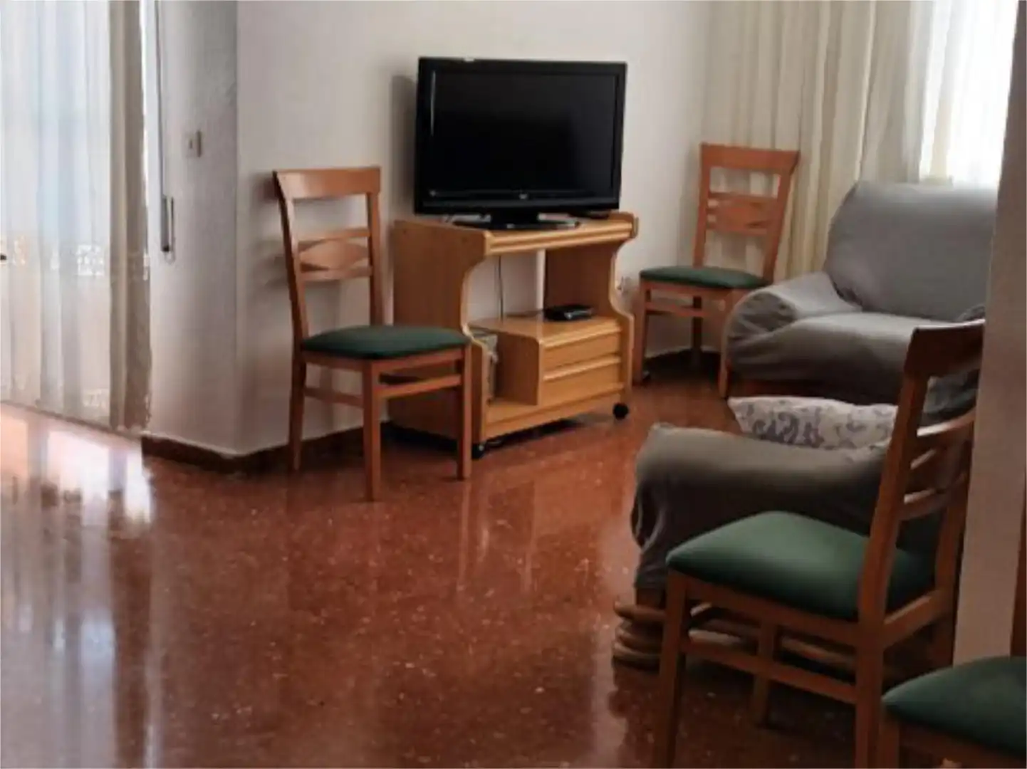 Piso de alquiler en Avenida Tomás Romero de Castilla, Valdepasillas - La Paz - Huerta Rosales Sala de estar de Piso de alquiler en Badajoz con Aire acondicionado, Calefacción y Terraza