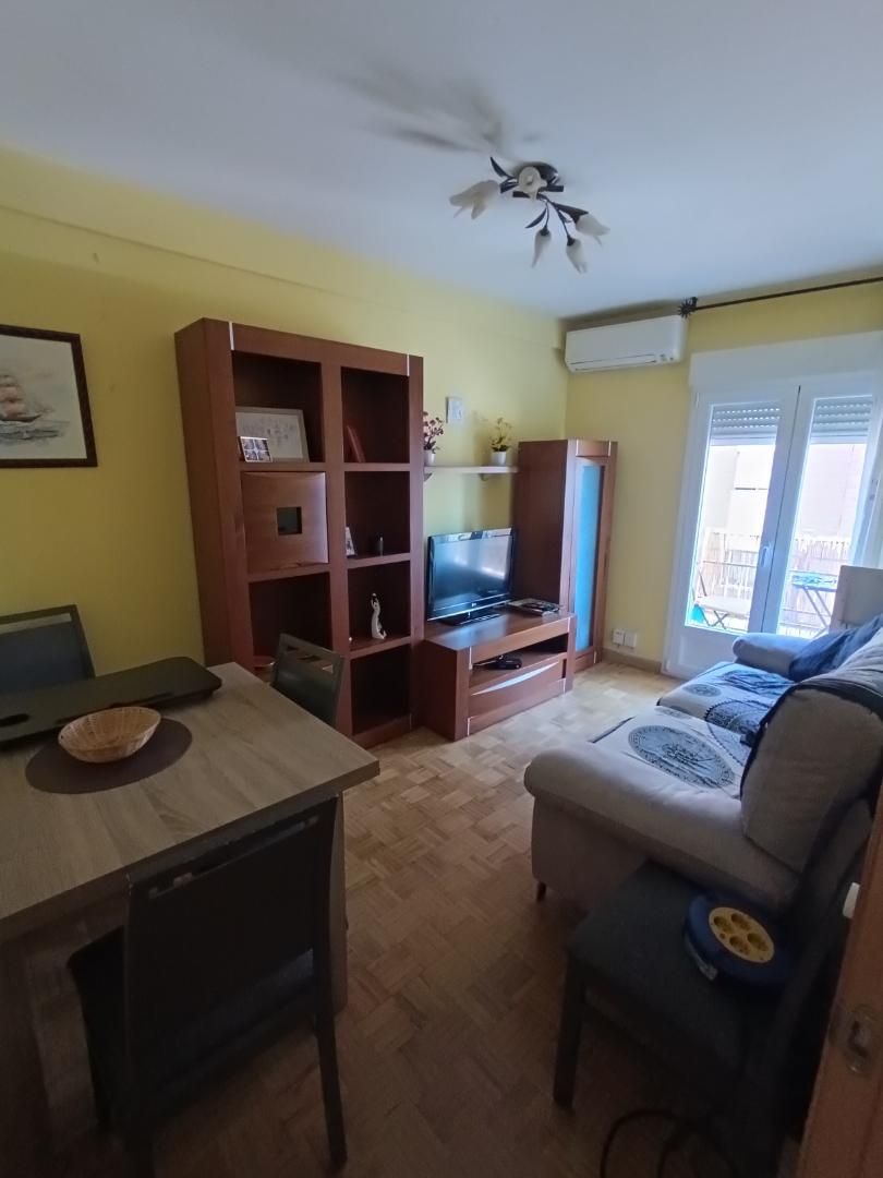 Sala d'estar de Pis per a compartir en  Madrid Capital amb Aire condicionat, Calefacció i Terrassa