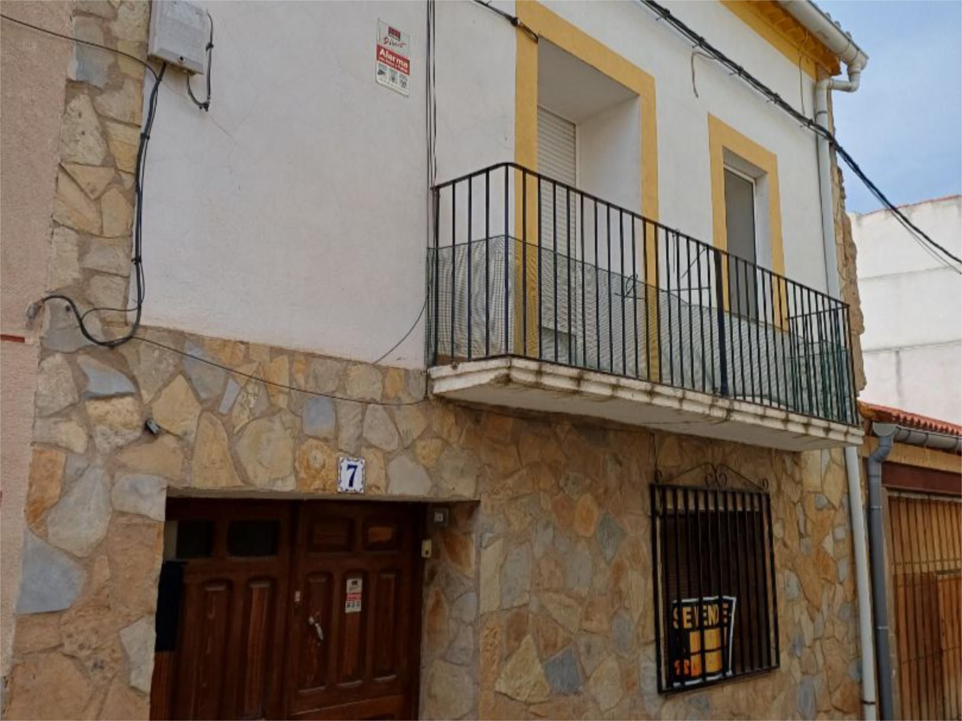 Vista exterior de Casa adosada en venda en Aguilar del Río Alhama amb Calefacció, Parquet i Terrassa