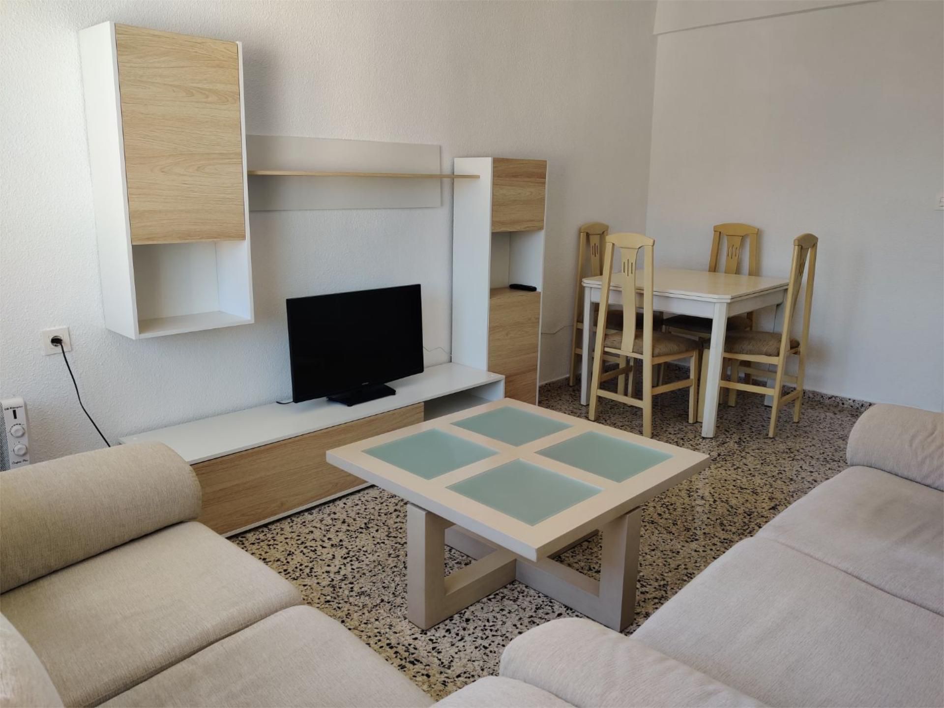 Sala d'estar de Pis de lloguer en Petrer amb Aire condicionat, Terrassa i Moblat
