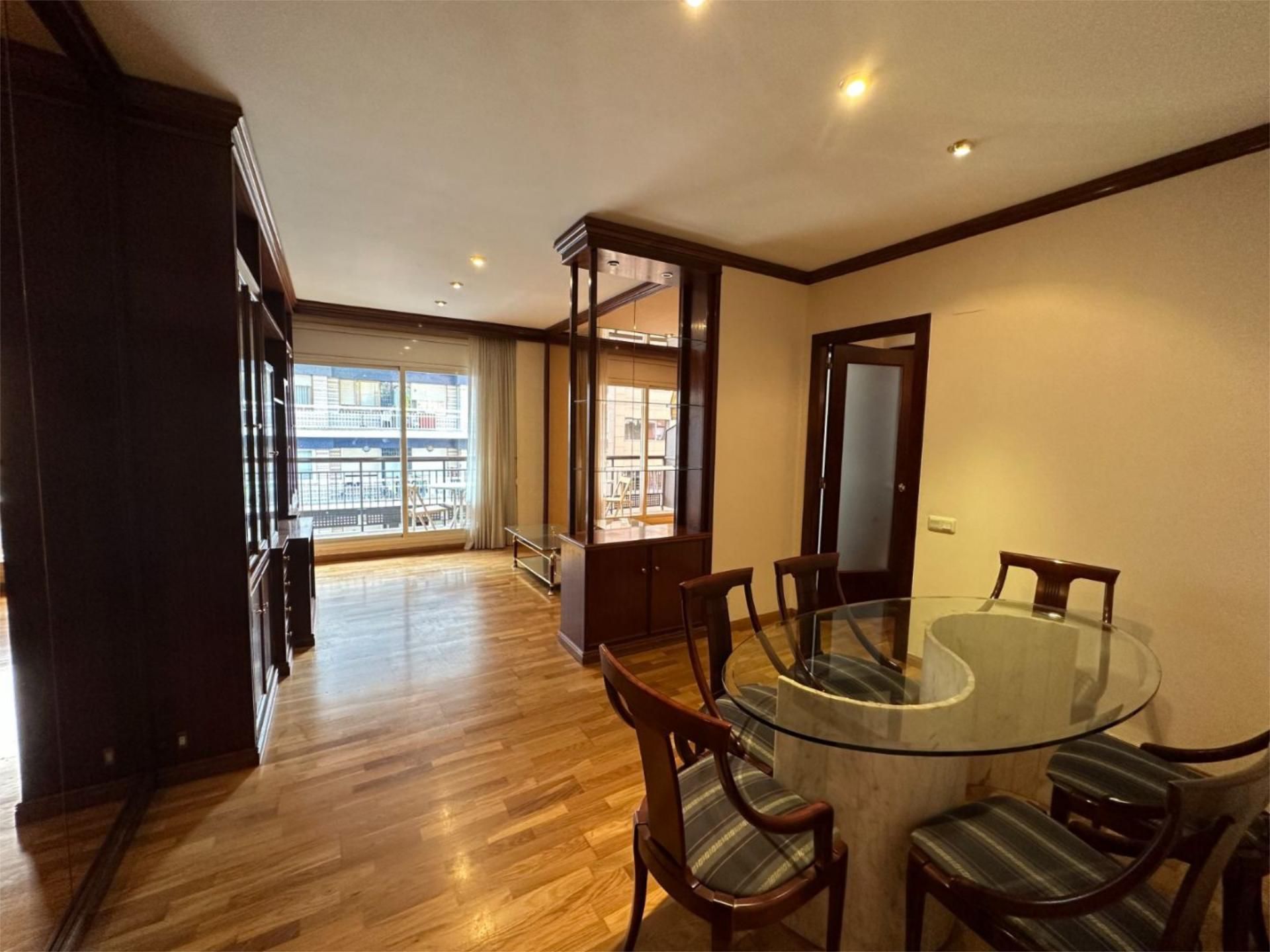 Dining room of Flat to rent in  Barcelona Capital  with Air Conditioner, Heating and Parquet flooring