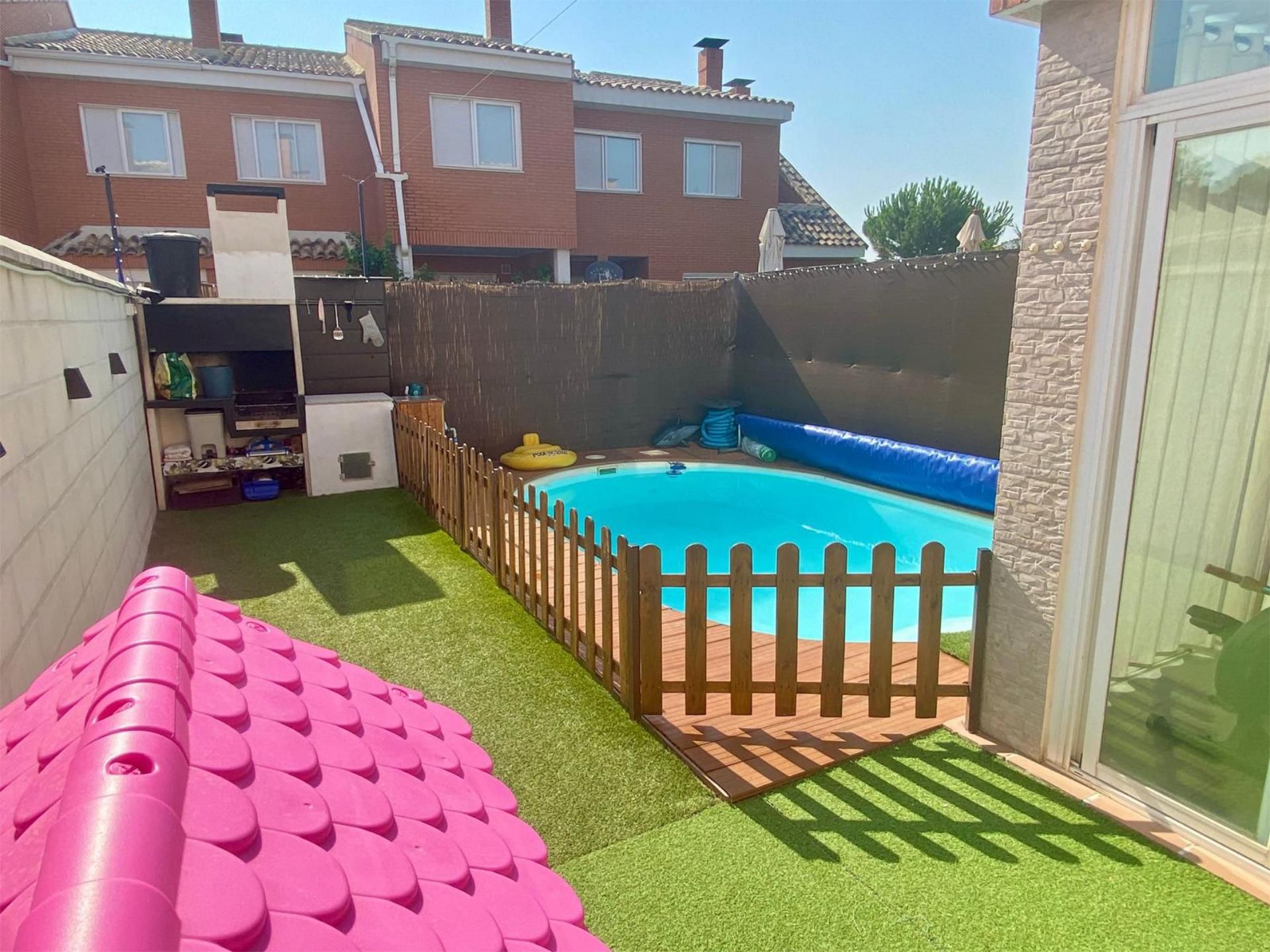 Piscina de Casa o xalet en venda en Aldeamayor de San Martín amb Terrassa, Piscina i Balcó