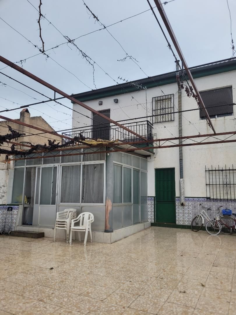 Vista exterior de Casa o xalet en venda en Fuente Vaqueros amb Terrassa i Balcó