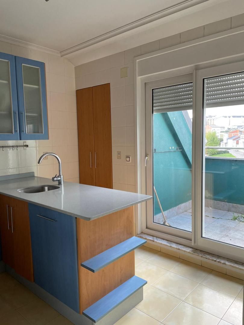 Cocina de Apartamento de alquiler en Lugo Capital con Calefacción, Parquet y Terraza