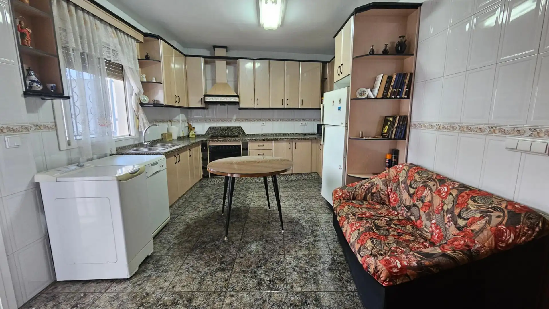 Einfamilien-Reihenhaus zum Verkauf in Calle Cruz, 12, Moraleda de Zafayona Küche von Einfamilien-Reihenhaus zum Verkauf in Moraleda de Zafayona mit Klimaanlage, Terrasse und Balkon