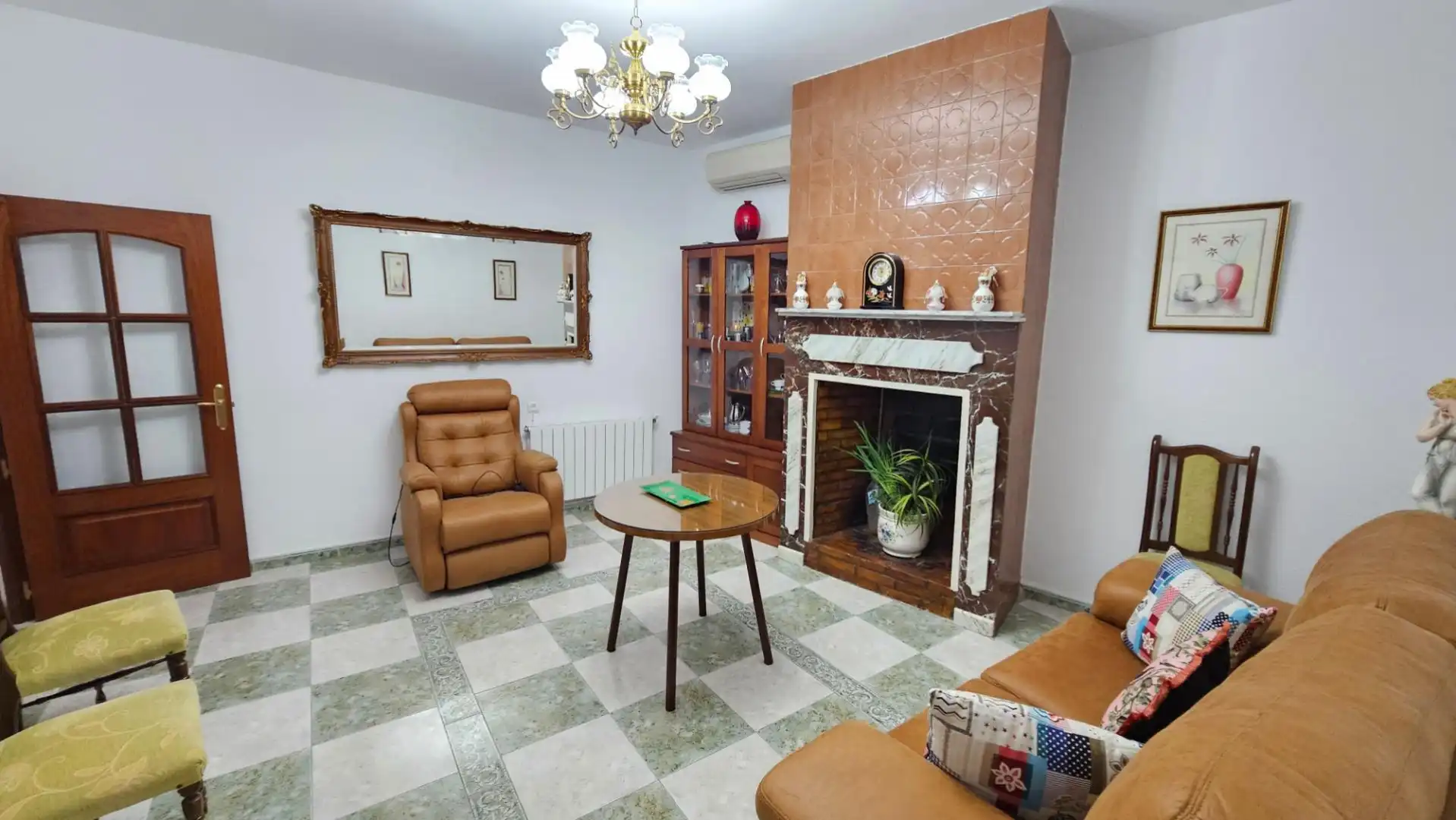 Einfamilien-Reihenhaus zum Verkauf in Calle Cruz, 12, Moraleda de Zafayona Wohnzimmer von Einfamilien-Reihenhaus zum Verkauf in Moraleda de Zafayona mit Klimaanlage, Terrasse und Balkon