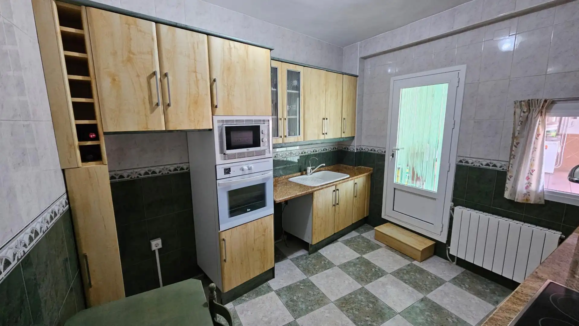 Einfamilien-Reihenhaus zum Verkauf in Calle Cruz, 12, Moraleda de Zafayona Küche von Einfamilien-Reihenhaus zum Verkauf in Moraleda de Zafayona mit Klimaanlage, Terrasse und Balkon