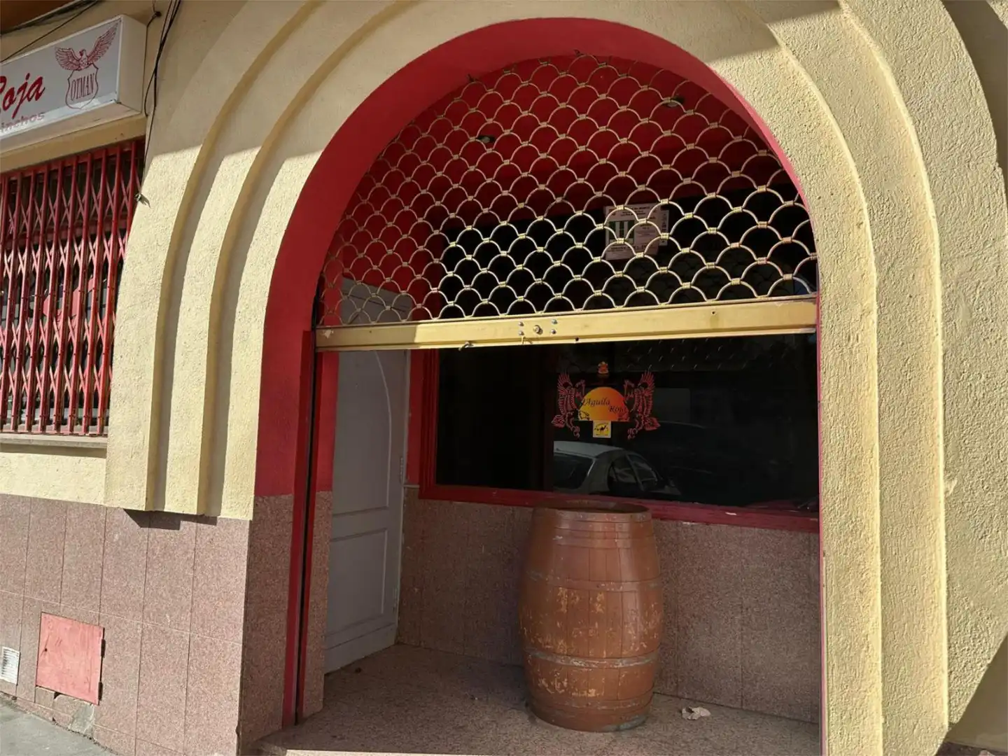 Geschaftsraum zur Miete in Plaza de los Bolos, 4, Centro - Manguilla Geschaftsraum zur Miete in El Escorial mit Heizung und Möbliert