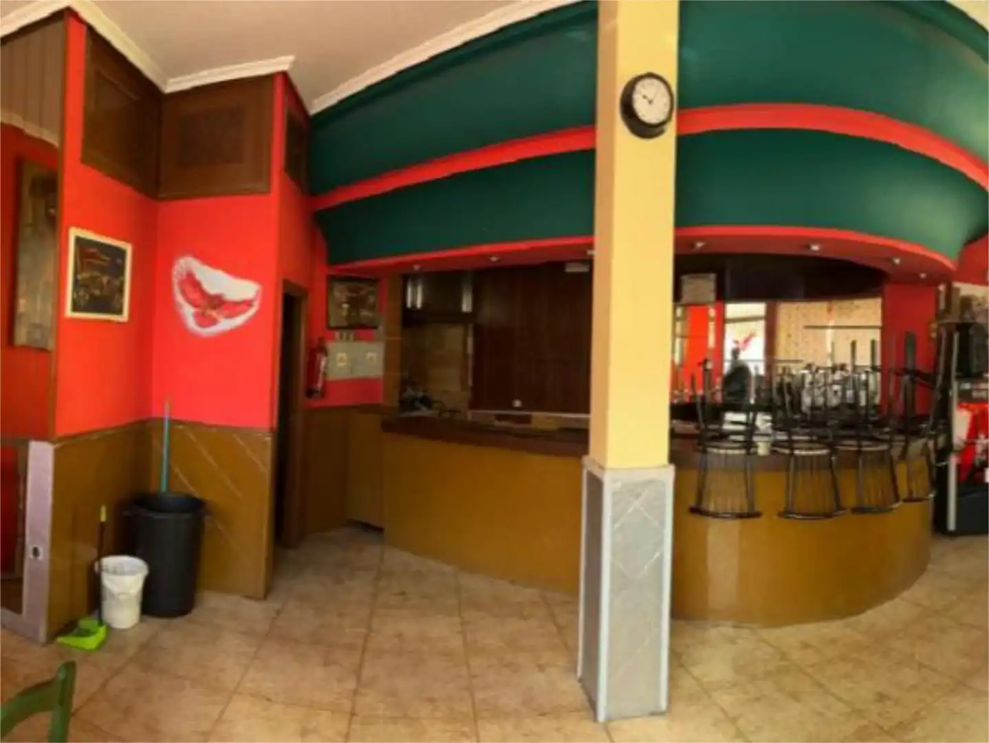 Geschaftsraum zur Miete in Plaza de los Bolos, 4, Centro - Manguilla Geschaftsraum zur Miete in El Escorial mit Heizung und Möbliert