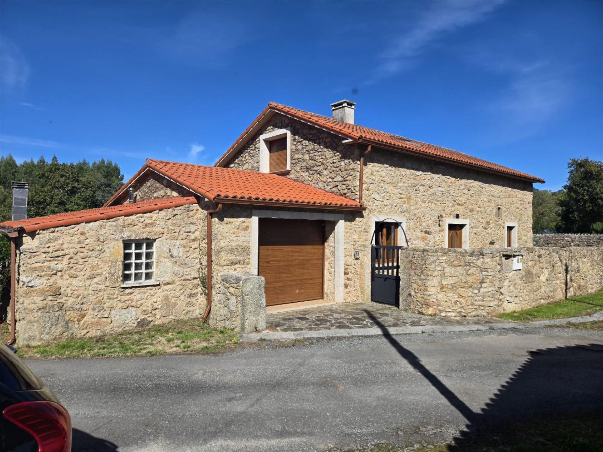 Vista exterior de Pis de lloguer en Cerceda amb Calefacció, Jardí privat i Terrassa