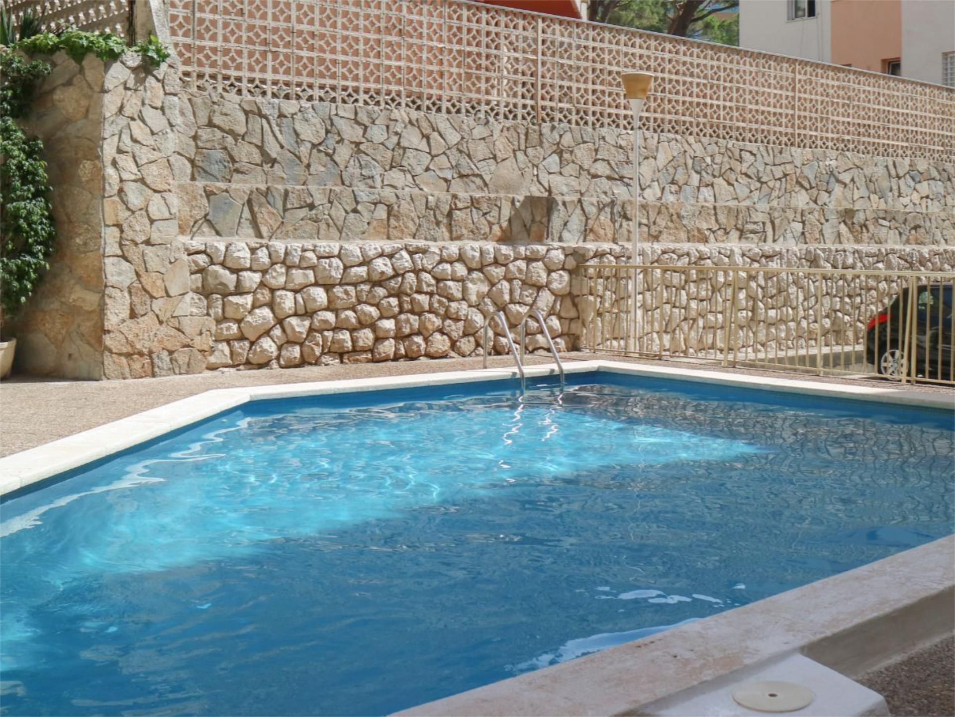 Swimming pool of Flat to rent in Salou  with Air Conditioner, Heating and Terrace