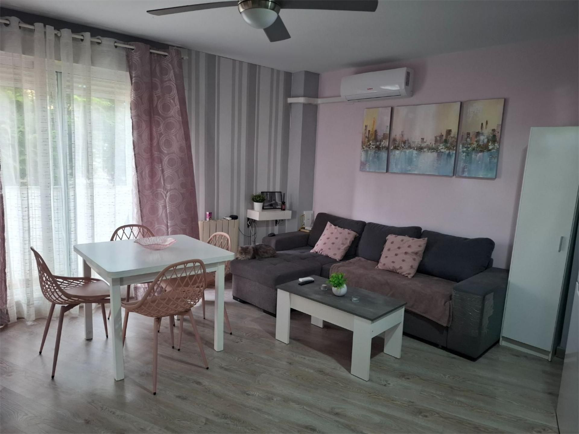 Living room of Flat for sale in Burjassot  with Air Conditioner and Balcony