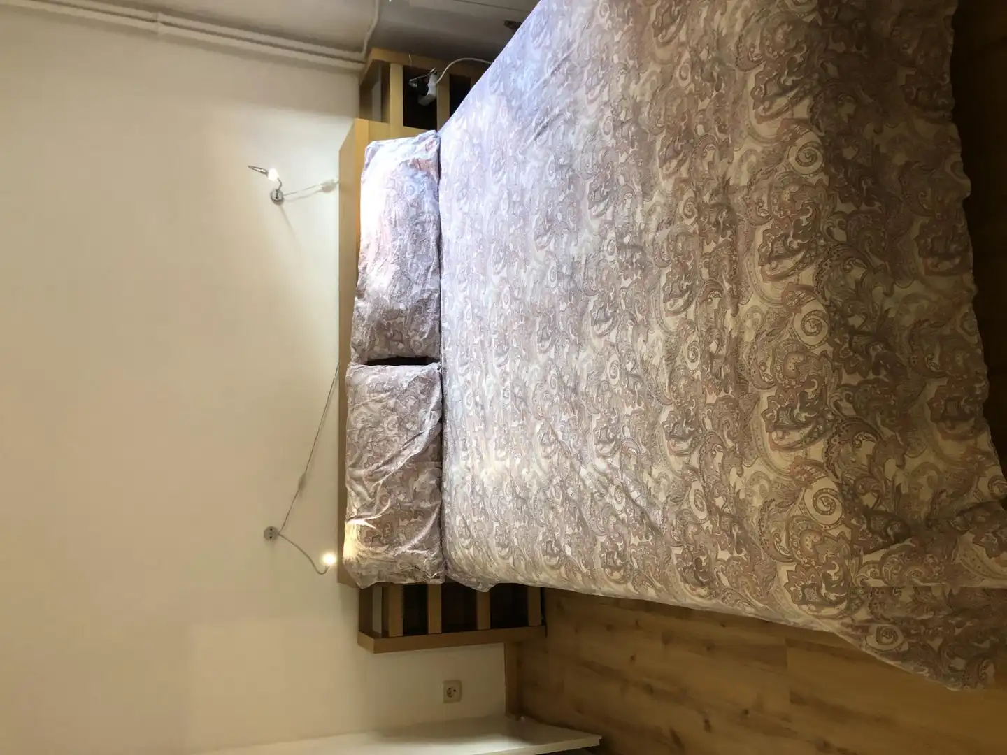 Schlafzimmer von Wohnungen zur Miete in  Madrid Capital mit Klimaanlage und Balkon