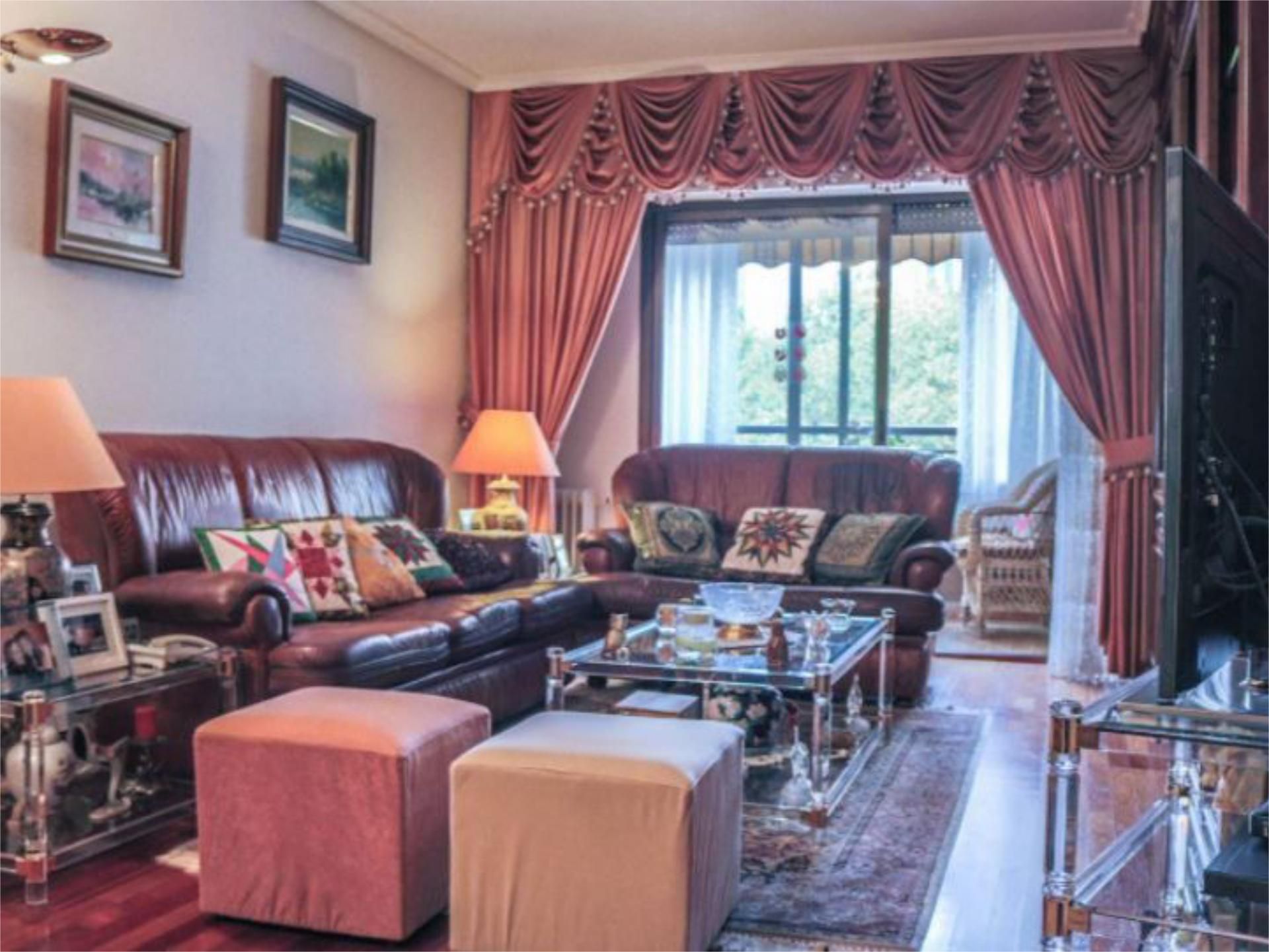 Sala d'estar de Apartament de lloguer en  Madrid Capital amb Aire condicionat, Calefacció i Parquet