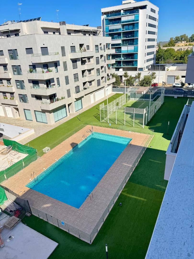 Swimming pool of Flat to rent in Badajoz Capital  with Air Conditioner, Heating and Private garden
