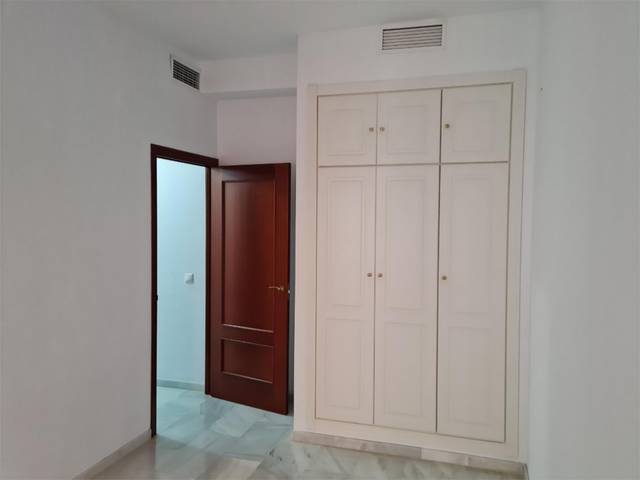 Piso en Alquiler en Calle San Bernardo, 21 en San Bernardo