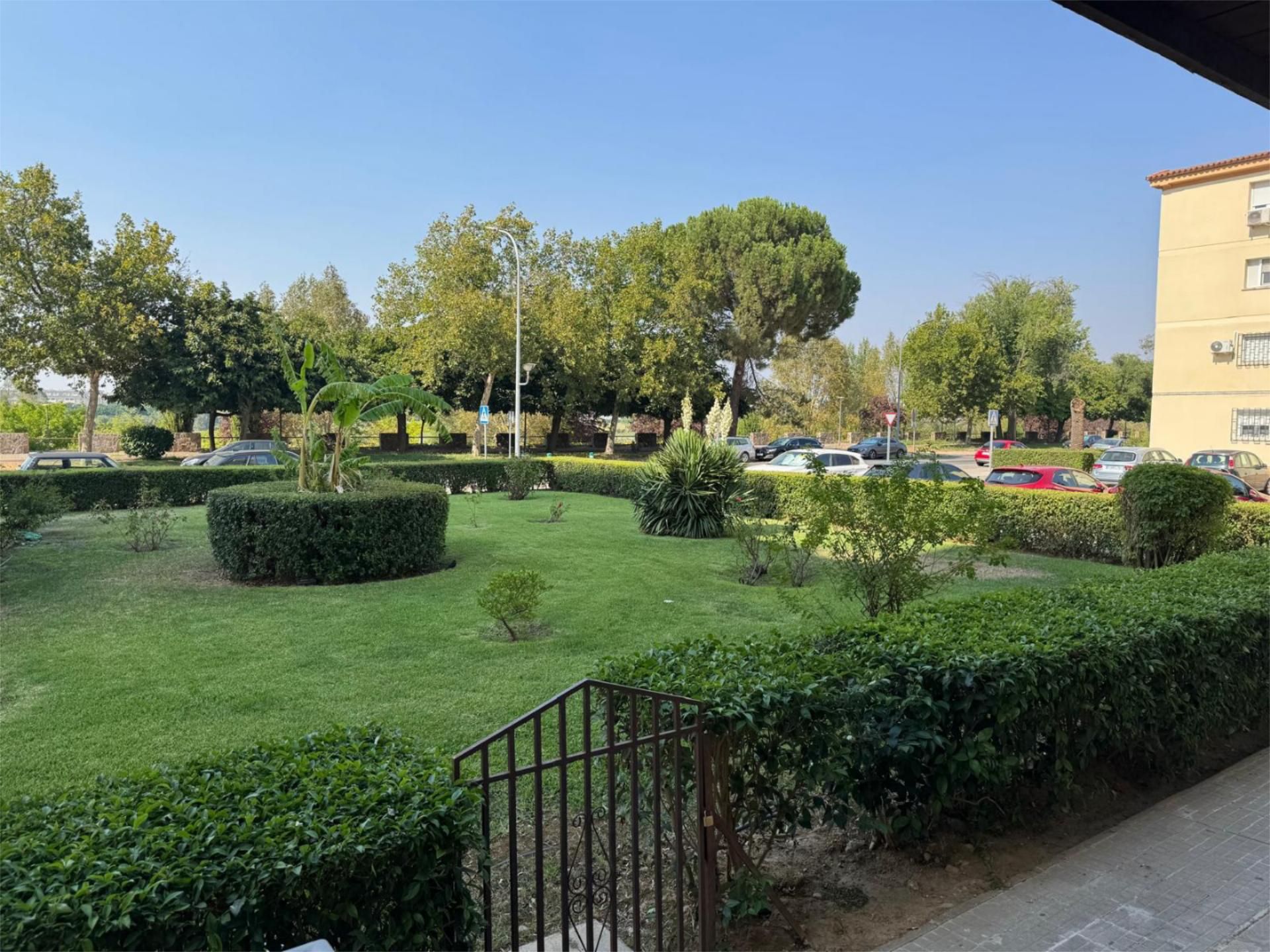 Jardí de Pis de lloguer en Badajoz Capital amb Aire condicionat