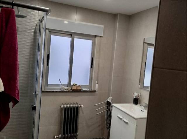 Piso en Alquiler en Calle Navasfrías, 7 en San Bernardo