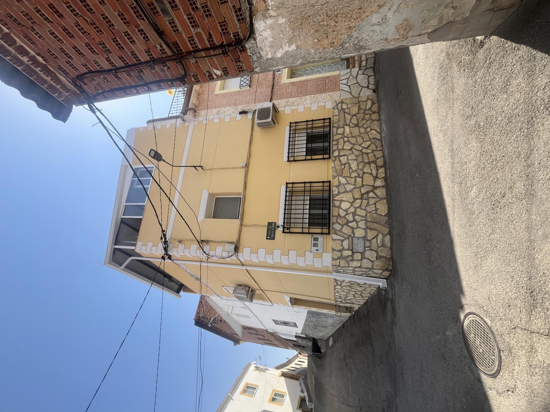 Vista exterior de Apartament en venda en Santa Cruz de la Zarza amb Aire condicionat, Calefacció i Terrassa
