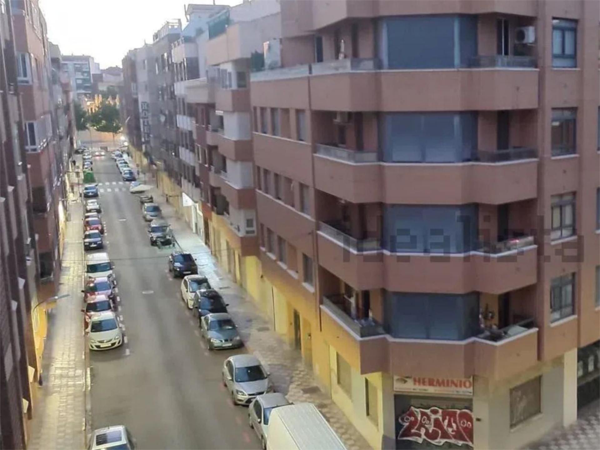 Vista exterior de Pis en venda en  Albacete Capital amb Aire condicionat, Traster i Balcó