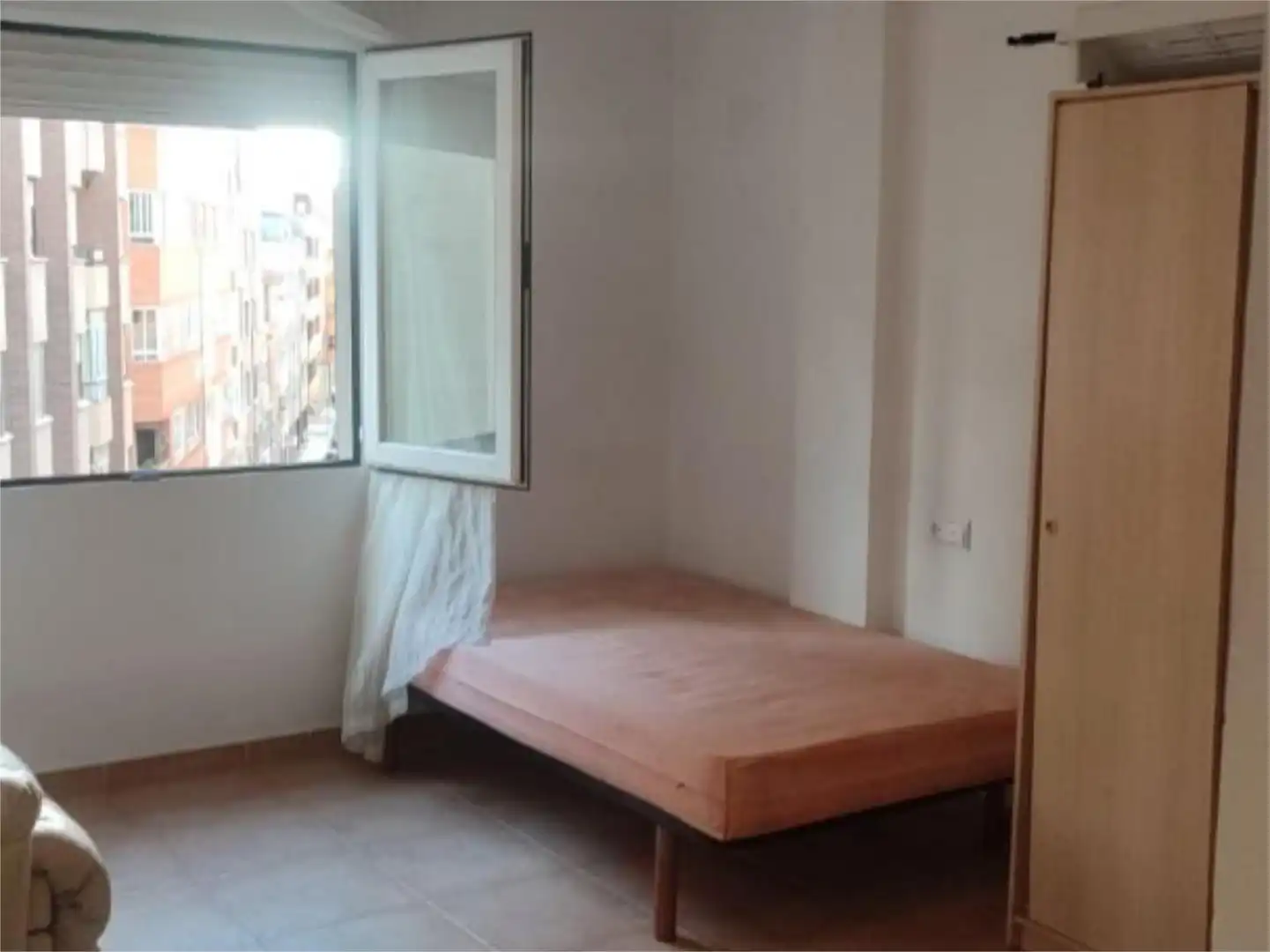 Piso en venta en Calle Baños, 22, Feria Habitación de Piso en venta en Albacete Capital con Aire acondicionado y Balcón