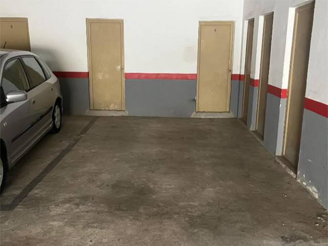 Garaje en Alquiler en Calle Ángel Guimerá, 1 en Pedregalejo - Morlaco