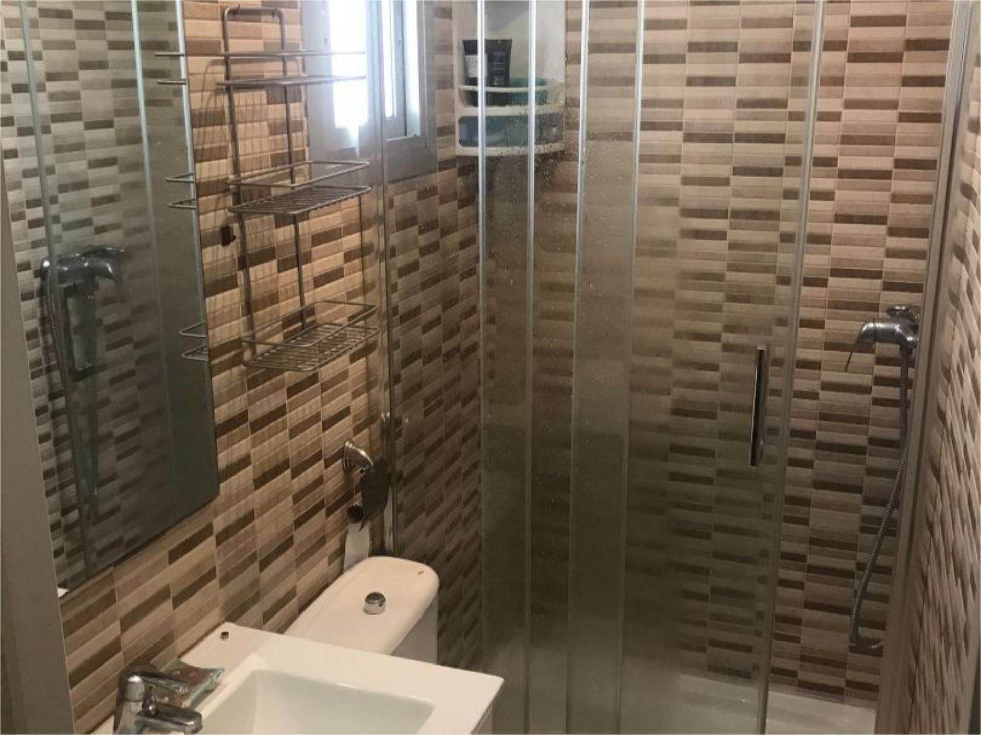 Baño de Piso de alquiler en  Córdoba Capital con Aire acondicionado