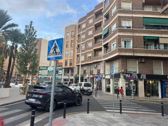 Local comercial en Alquiler en Carrús Oeste