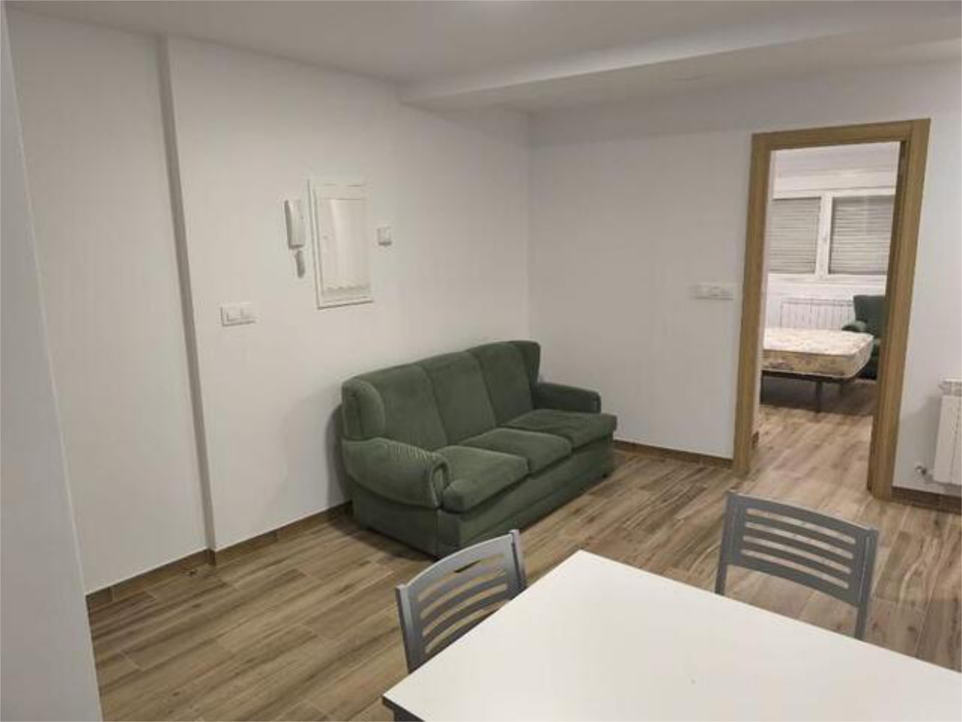Sala d'estar de Pis de lloguer en Santiago de Compostela  amb Terrassa i Moblat