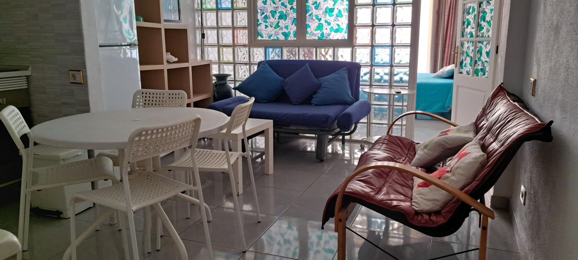 Apartamento en venta en Calle del General Vives, 83, Santa Catalina - Canteras Sala de estar de Apartamento en venta en Las Palmas de Gran Canaria con Terraza