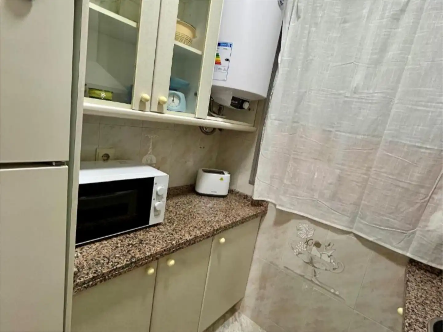 Flat for rent in Plaza la Vid, 1, El Retiro - La Vid Kitchen of Flat for rent in Jerez de la Frontera with Air Conditioner, Furnished and Balcony