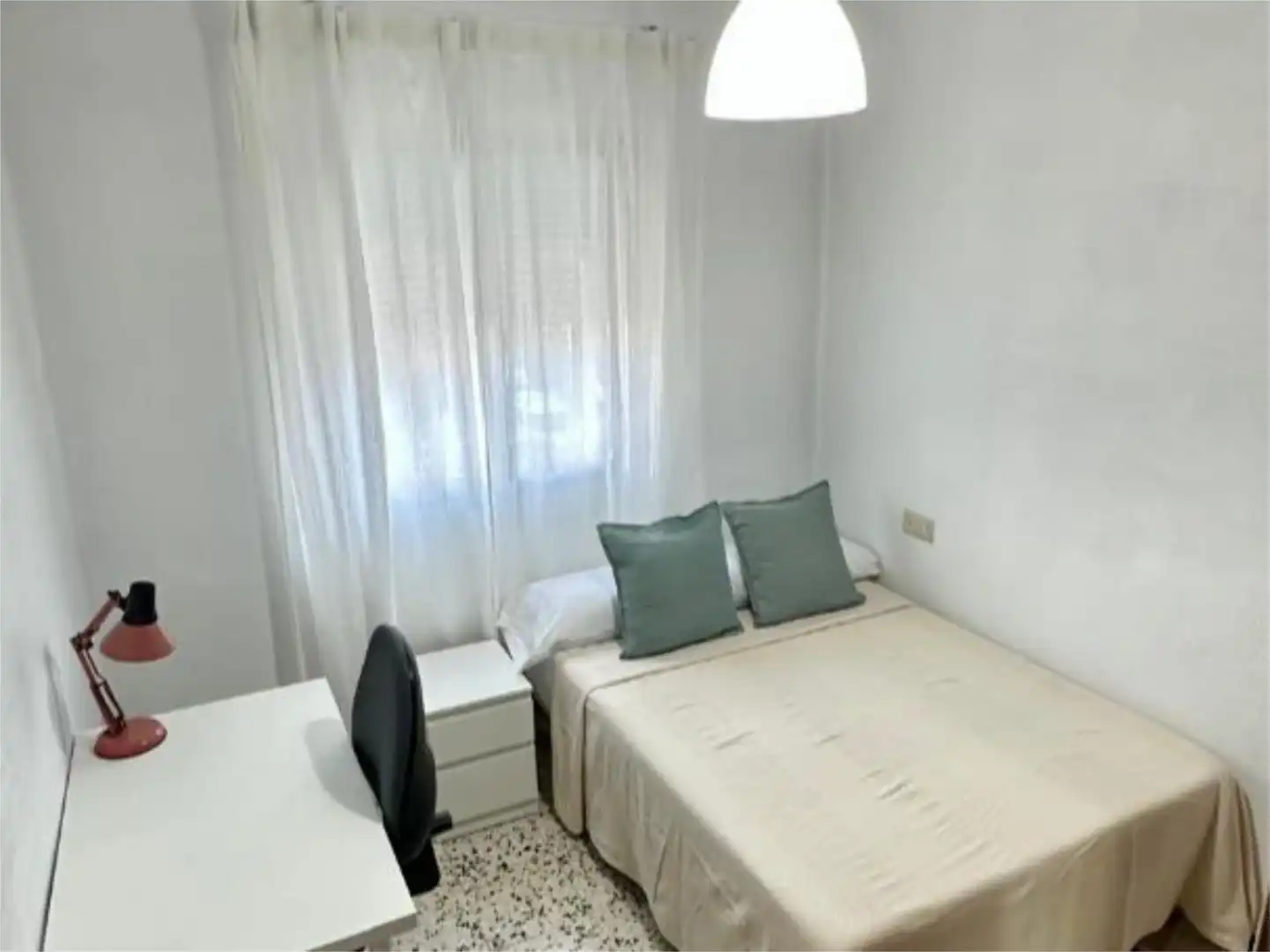 Flat for rent in Plaza la Vid, 1, El Retiro - La Vid Bedroom of Flat for rent in Jerez de la Frontera with Air Conditioner, Furnished and Balcony