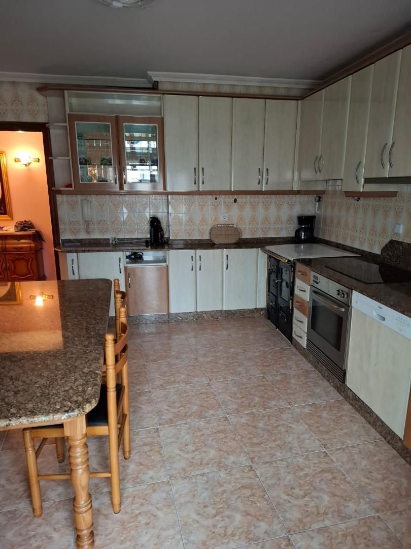 Cuina de Pis de lloguer en Villablino amb Calefacció, Terrassa i Traster