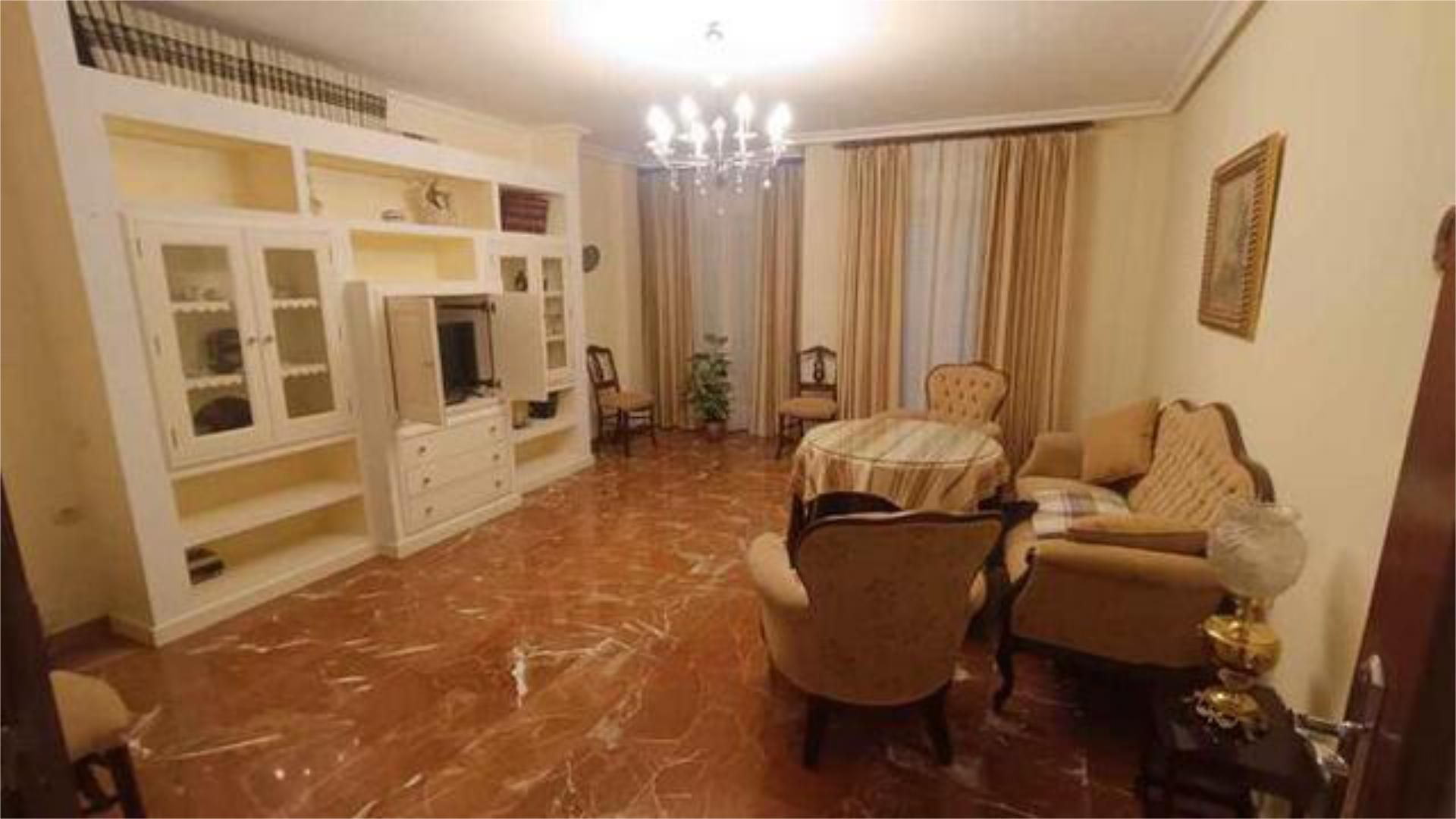 Sala d'estar de Pis de lloguer en Mancha Real amb Moblat