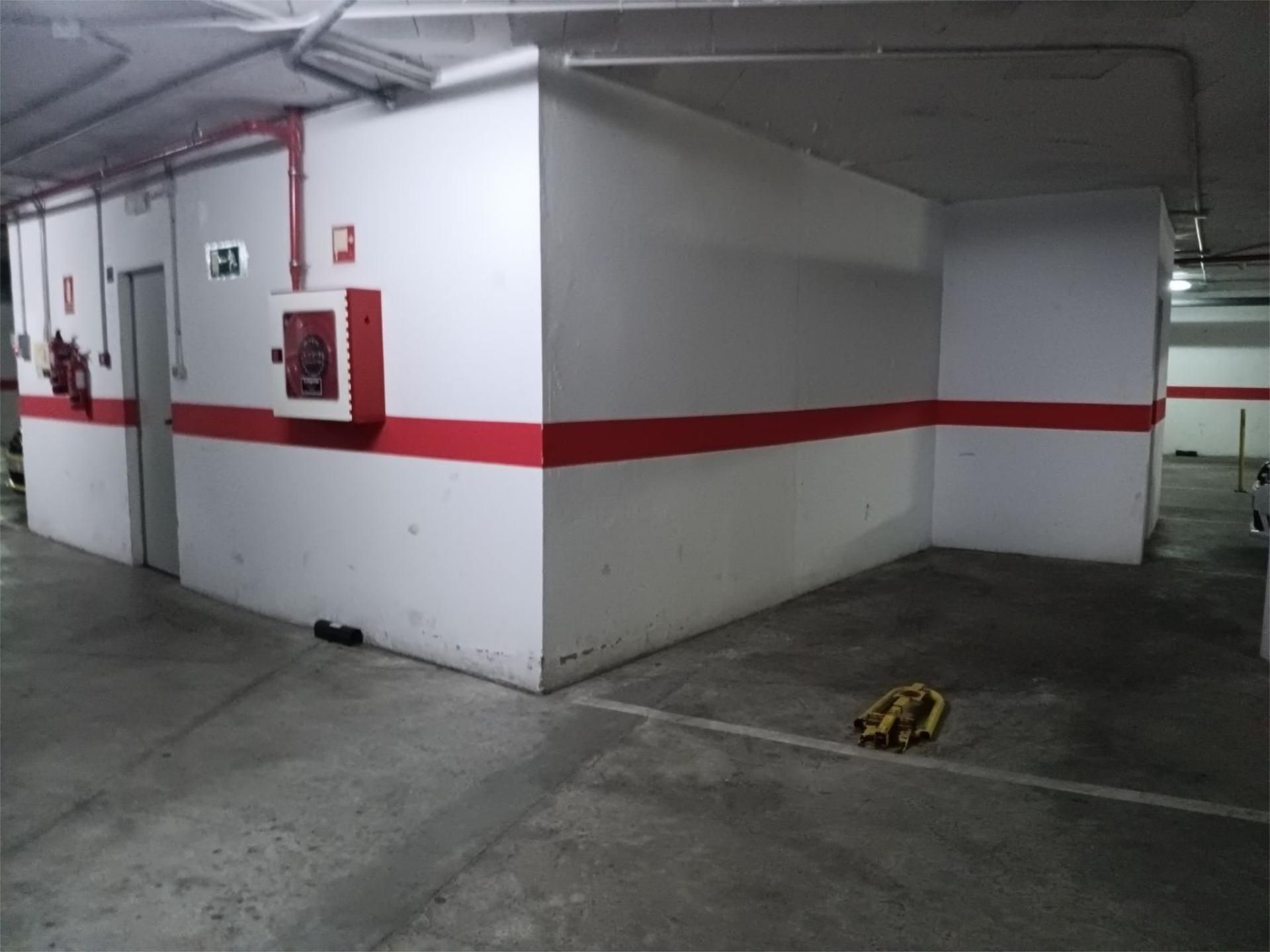 Parking of Garage to rent in San Fernando