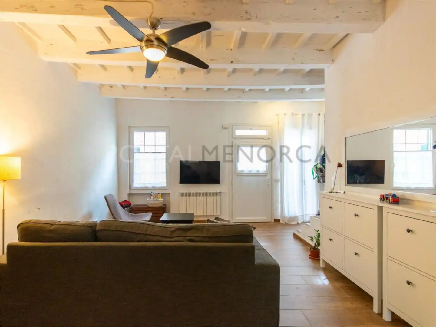 Wohnung zum Verkauf in Sa Rovellada de Dalt, 123, Maó ciutat Wohnzimmer von Wohnung zum Verkauf in Maó - Mahón mit Klimaanlage