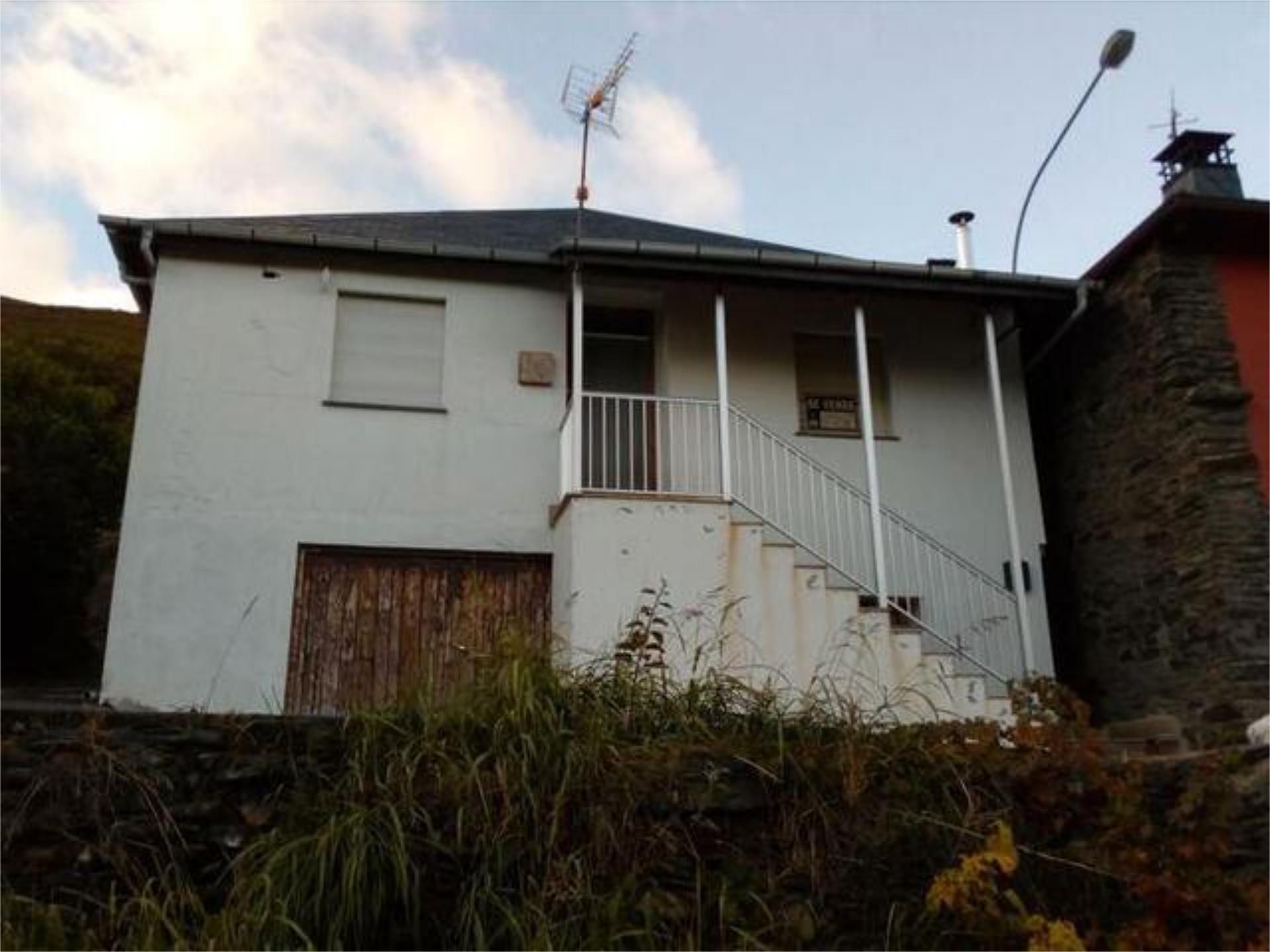 Single-family semi-detached for sale in Benuza Exterior view of Single-family semi-detached for sale in Benuza with Private garden and Storage room