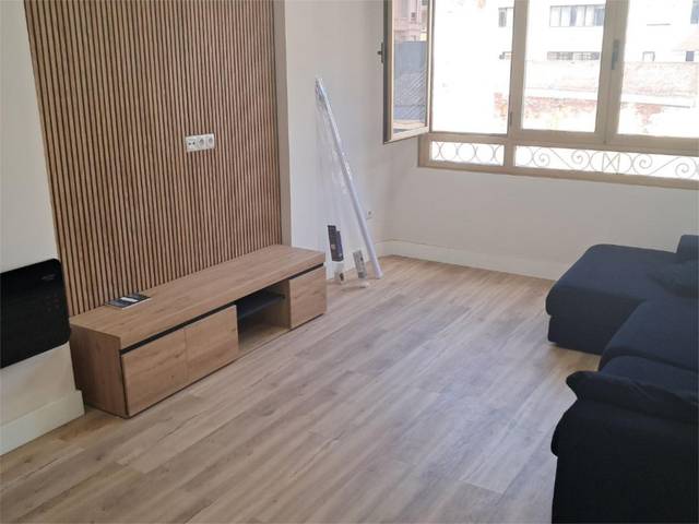 Piso en Alquiler en Plaza el Cristo, 1 en Centro