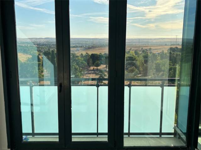 Piso en Alquiler en Avenida del Puente Cultural, 5 en Dehesa Vieja - Puente Cultural