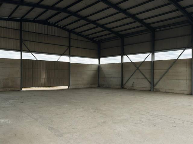 Nave industrial en Alquiler en Calle de Peñarredonda, 24 en La Montaña - El Cortijo