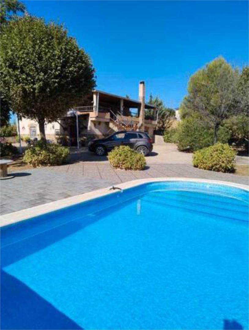 Piscina de Casa adosada en venda en Hinojosas de Calatrava amb Jardí privat, Terrassa i Traster