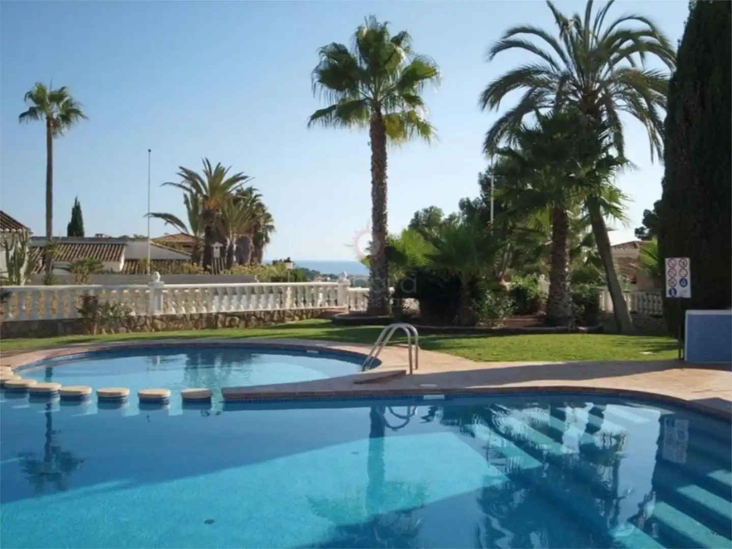 Schwimmbecken von Wohnung zum Verkauf in Moraira mit Klimaanlage, Terrasse und Balkon
