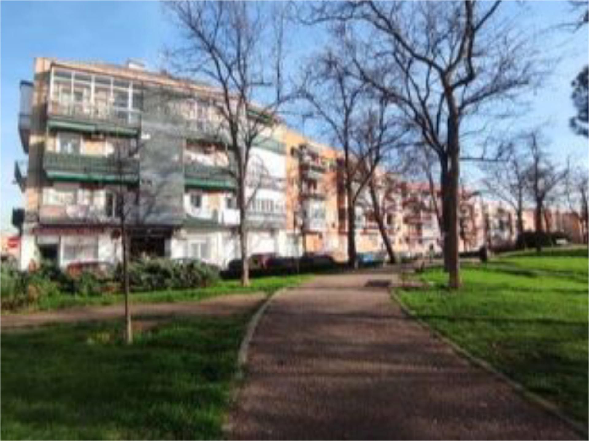 Exterior view of Flat for sale in  Madrid Capital  with Heating, Private garden and Parquet flooring