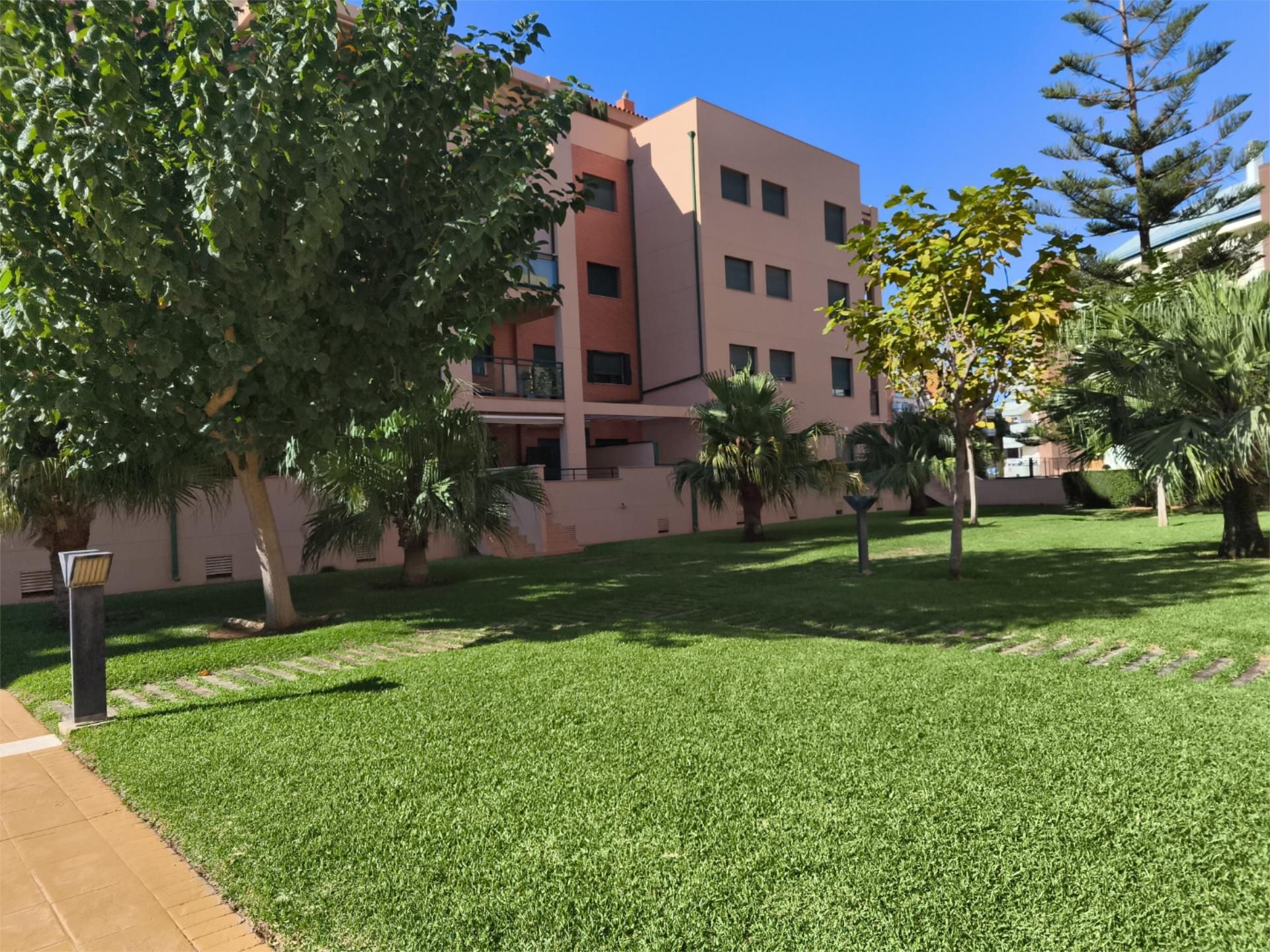 Vista exterior de Planta baixa en venda en Dénia amb Aire condicionat i Terrassa